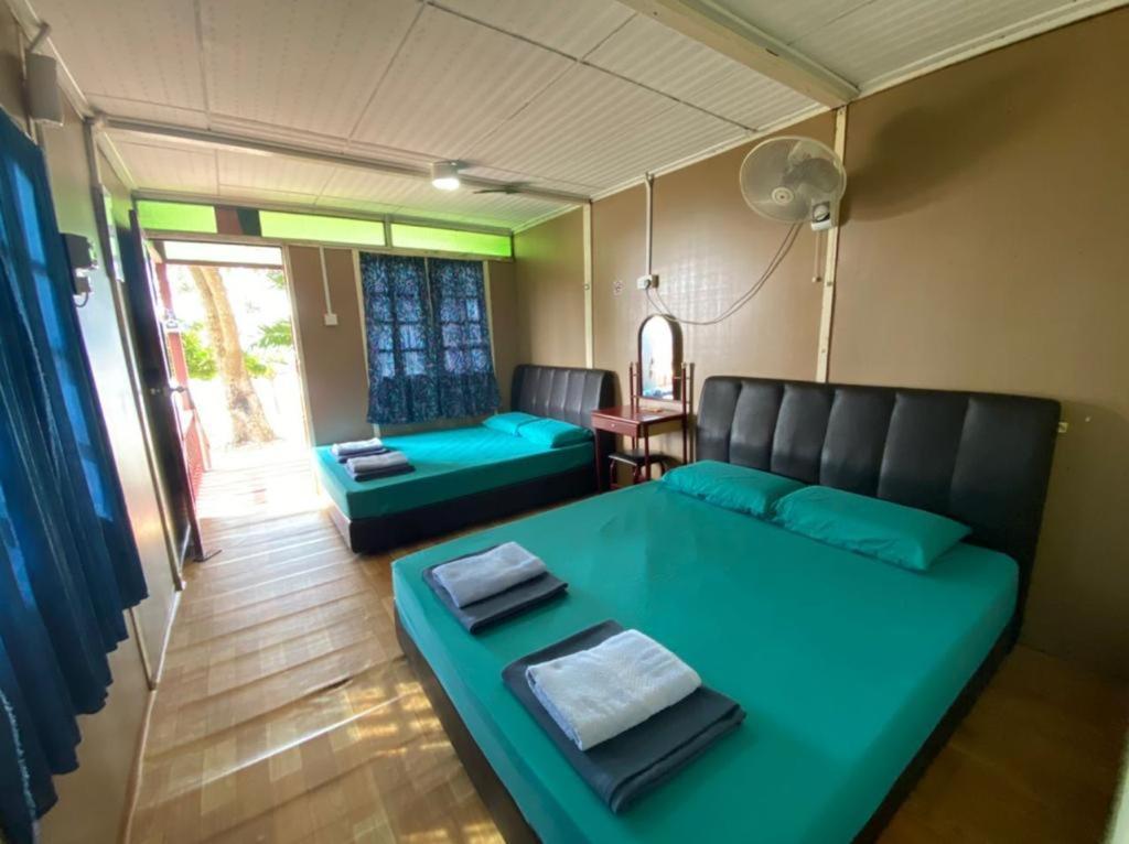 Sri Sentosa Chalet Kampong Mukut Exterior photo